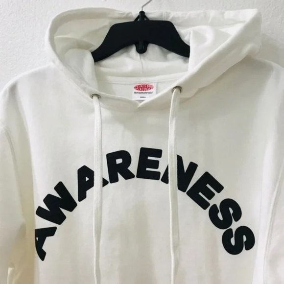 NWT PETALS PEACOCKS WHTE DRAWSTRING GRAPHIC HOODIE - Picture 3 of 8